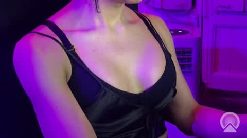 Snapshot of valentinasmilets chatting on August 8, 2:14 am valentinasmilets online show from August 8, 2:14 am