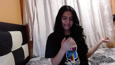 Snapshot of valentinasmith18 chatting on February 25, 12:20 am valentinasmith18 online show from February 25, 12:20 am