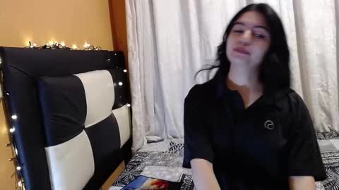 Snapshot of valentinasmith18 chatting on March 4, 12:49 am valentinasmith18 online show from March 4, 12:49 am
