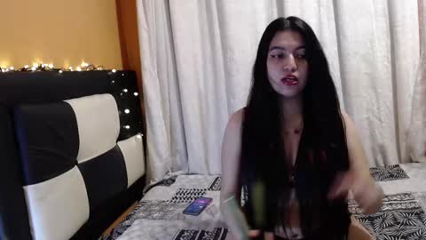 Snapshot of valentinasmith18 chatting on March 5, 12:39 am valentinasmith18 online show from March 5, 12:39 am
