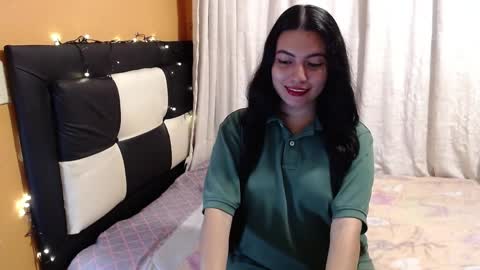 Snapshot of valentinasmith18 chatting on April 1, 12:00 am valentinasmith18 online show from April 1, 12:00 am