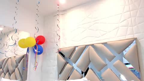 Snapshot of valentinasu_ chatting on July 29, 12:25 pm VALENTINA online show from July 29, 12:25 pm