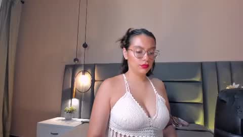 Snapshot of valentinavegaa chatting on June 11, 1:05 am Valentina Vega online show from June 11, 1:05 am