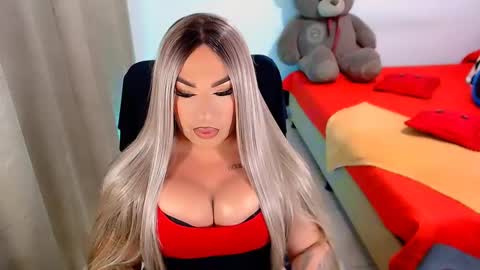    online show from March 1, 11:15 pm