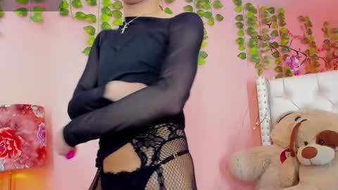 Snapshot of valentinee_xo chatting on June 12, 4:55 am valentinee_xo online show from June 12, 4:55 am