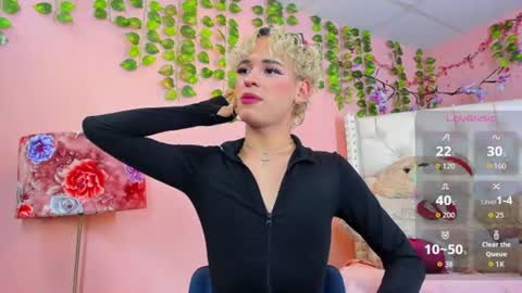 valentinee_xo online show from June 25, 4:34 am