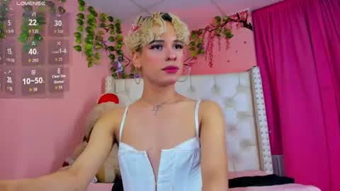valentinee_xo online show from June 27, 5:45 am
