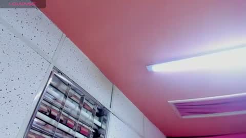 valentinee_xo online show from July 8, 7:13 am
