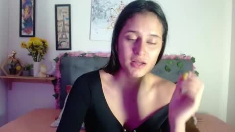 Snapshot of valentini_villa chatting on September 21, 7:59 pm V A L E N T I N I online show from September 21, 7:59 pm