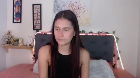 Snapshot of valentini_villa chatting on October 28, 7:49 pm V A L E N T I N I online show from October 28, 7:49 pm