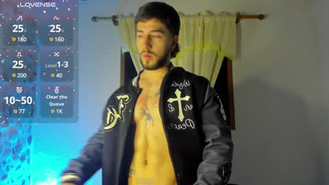 valentino online show from December 27, 4:15 am