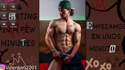 Snapshot of valentino_2201 chatting on August 7, 5:09 am Valentino - 15 OFF valentino2201 online show from August 7, 5:09 am
