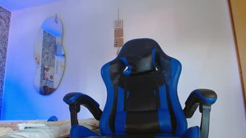 Mistery Guy online show from December 2, 5:19 pm