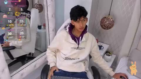 Snapshot of valentino_lux chatting on December 14, 11:59 am valentino lux online show from December 14, 11:59 am