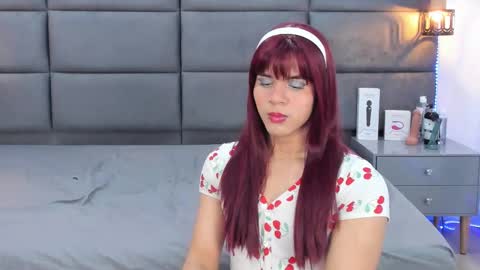 Snapshot of valentino_moon chatting on October 6, 2:42 am valentino moon online show from October 6, 2:42 am