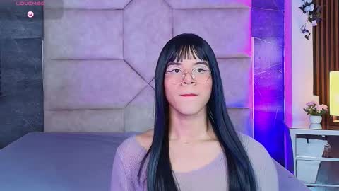 Snapshot of valentino_moon chatting on November 30, 3:54 am valentino moon online show from November 30, 3:54 am