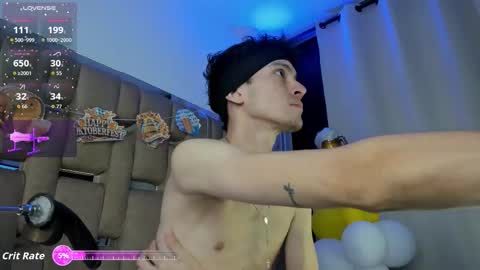 Valentino online show from September 28, 3:17 pm