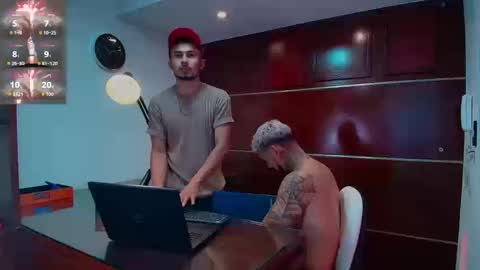 Snapshot of valentinos_ chatting on March 16, 9:52 pm Valentinos online show from March 16, 9:52 pm