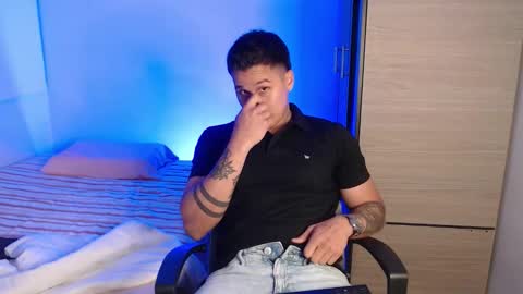 VALENTINO online show from February 19, 10:50 pm