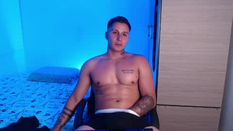 Snapshot of valentinosex_1 chatting on May 12, 12:08 am VALENTINO online show from May 12, 12:08 am