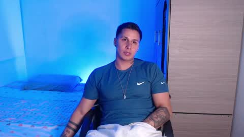 Snapshot of valentinosex_1 chatting on June 1, 9:16 pm VALENTINO online show from June 1, 9:16 pm