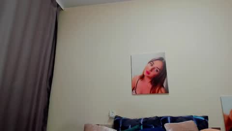 Snapshot of valentono88 chatting on March 20, 2:05 am Kate online show from March 20, 2:05 am