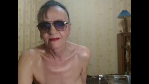 Snapshot of valenttijm3851 chatting on April 9, 8:25 pm valentijm online show from April 9, 8:25 pm