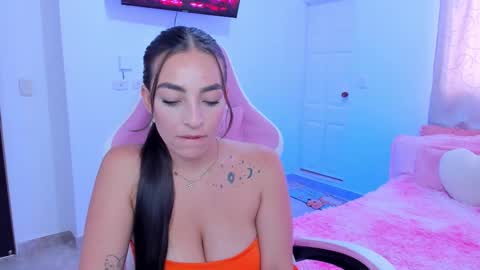 Snapshot of valeri_garciaa chatting on November 25, 3:23 pm Tatiana Lopez online show from November 25, 3:23 pm