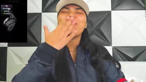 Snapshot of valeri_harpers4 chatting on February 20, 1:24 am valeri_harpers4 online show from February 20, 1:24 am