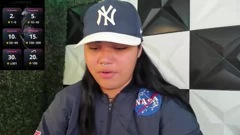 Snapshot of valeri_harpers4 chatting on February 27, 3:23 pm valeri_harpers4 online show from February 27, 3:23 pm