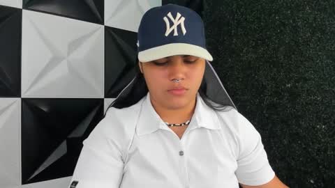 Snapshot of valeri_harpers4 chatting on March 21, 4:28 am valeri_harpers4 online show from March 21, 4:28 am