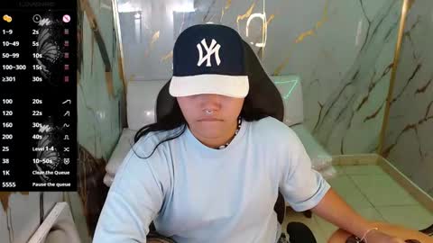 Snapshot of valeri_harpers4 chatting on March 22, 1:25 pm valeri_harpers4 online show from March 22, 1:25 pm