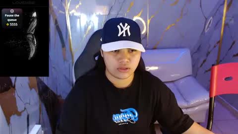 valeri_harpers4 online show from June 10, 8:19 pm