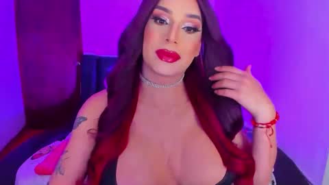 Snapshot of valeri_hilton chatting on April 3, 11:58 pm valeri_hilton online show from April 3, 11:58 pm