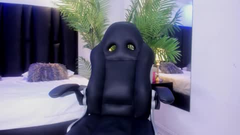 valeri_tafur online show from October 20, 11:05 pm