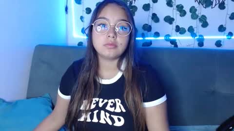 Snapshot of valeria_cherry chatting on January 4, 4:01 am valeria online show from January 4, 4:01 am