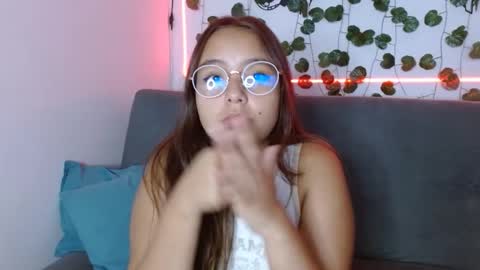 Snapshot of valeria_cherry chatting on January 10, 8:40 am valeria online show from January 10, 8:40 am