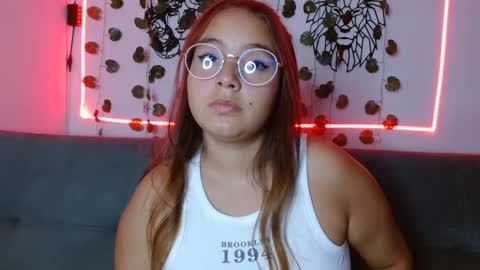 Snapshot of valeria_cherry chatting on January 12, 5:34 am valeria online show from January 12, 5:34 am