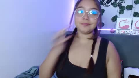Snapshot of valeria_cherry chatting on January 18, 4:59 am valeria online show from January 18, 4:59 am