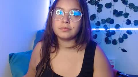 Snapshot of valeria_cherry chatting on January 19, 8:07 am valeria online show from January 19, 8:07 am