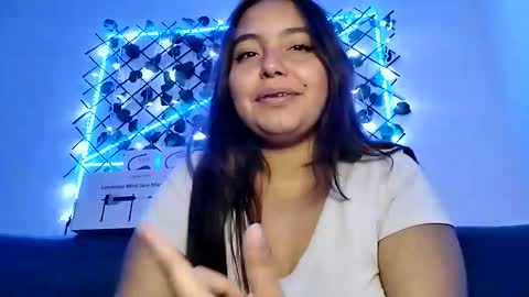 Snapshot of valeria_cherry chatting on February 28, 6:43 am valeria online show from February 28, 6:43 am