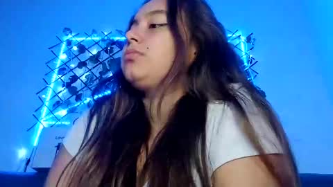 Snapshot of valeria_cherry chatting on February 28, 9:47 am valeria online show from February 28, 9:47 am