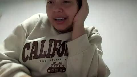 Snapshot of valeria_cherry chatting on March 3, 7:39 pm valeria online show from March 3, 7:39 pm