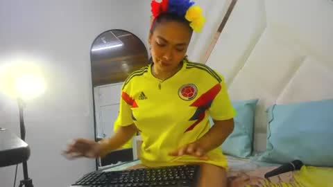 valeria_gil_ online show from June 27, 5:40 pm