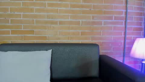 Snapshot of valeria_rua chatting on June 12, 10:47 am valeria_rua online show from June 12, 10:47 am