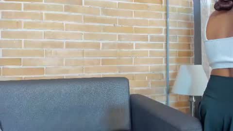 Snapshot of valeria_rua chatting on June 14, 11:12 am valeria_rua online show from June 14, 11:12 am