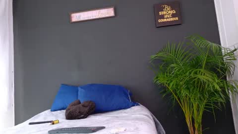 valeriaa cruz online show from May 3, 1:39 pm