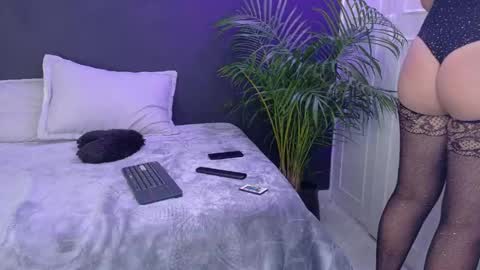 valeriaa cruz online show from May 21, 2:24 pm