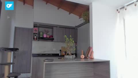 Valeria  IG valeriacorrea430 online show from February 9, 10:00 pm