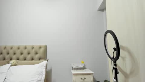 valeriafraanco online show from September 22, 3:52 am